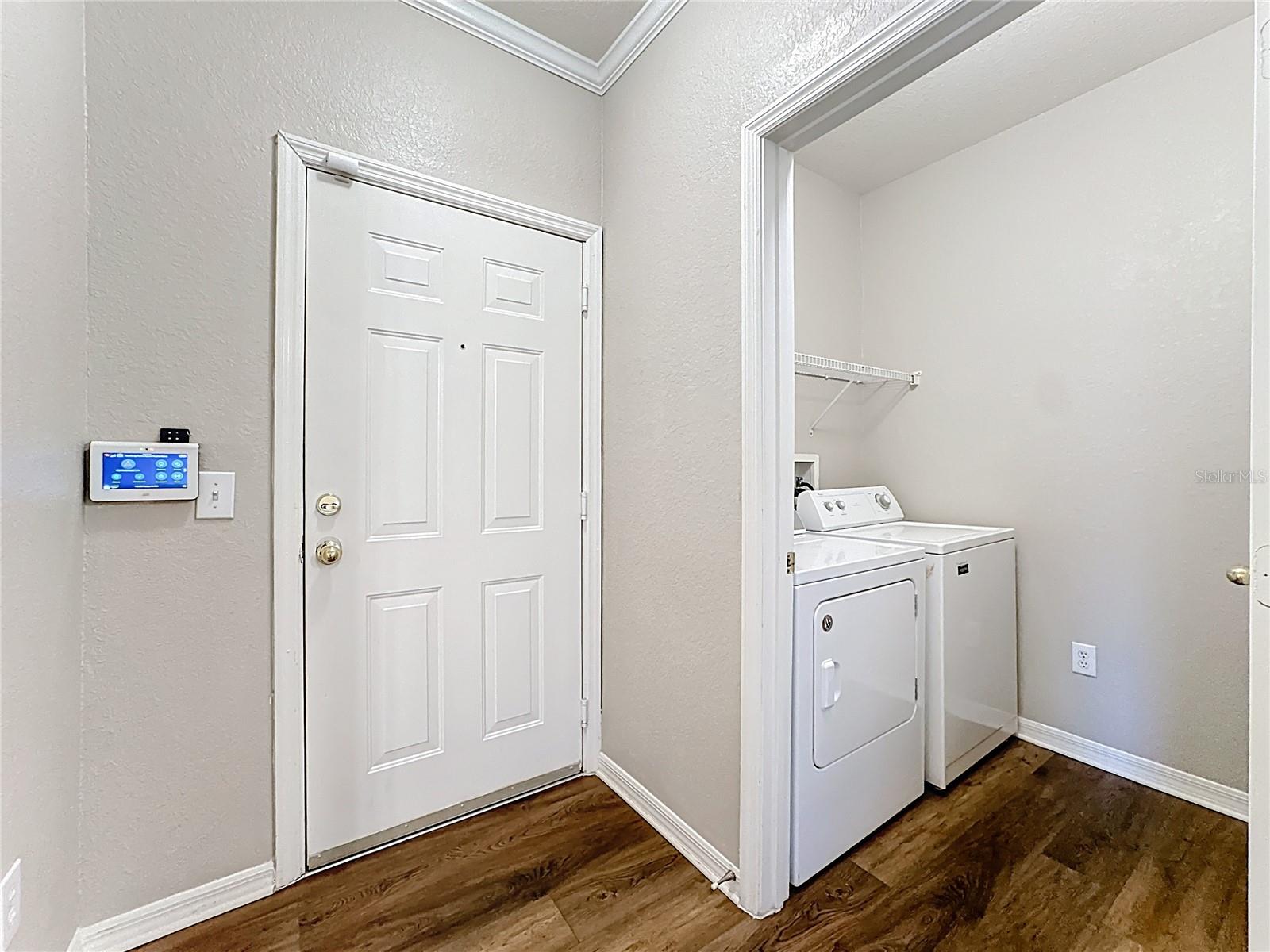 Image 29 of 61 For 3593 Conroy Road 433