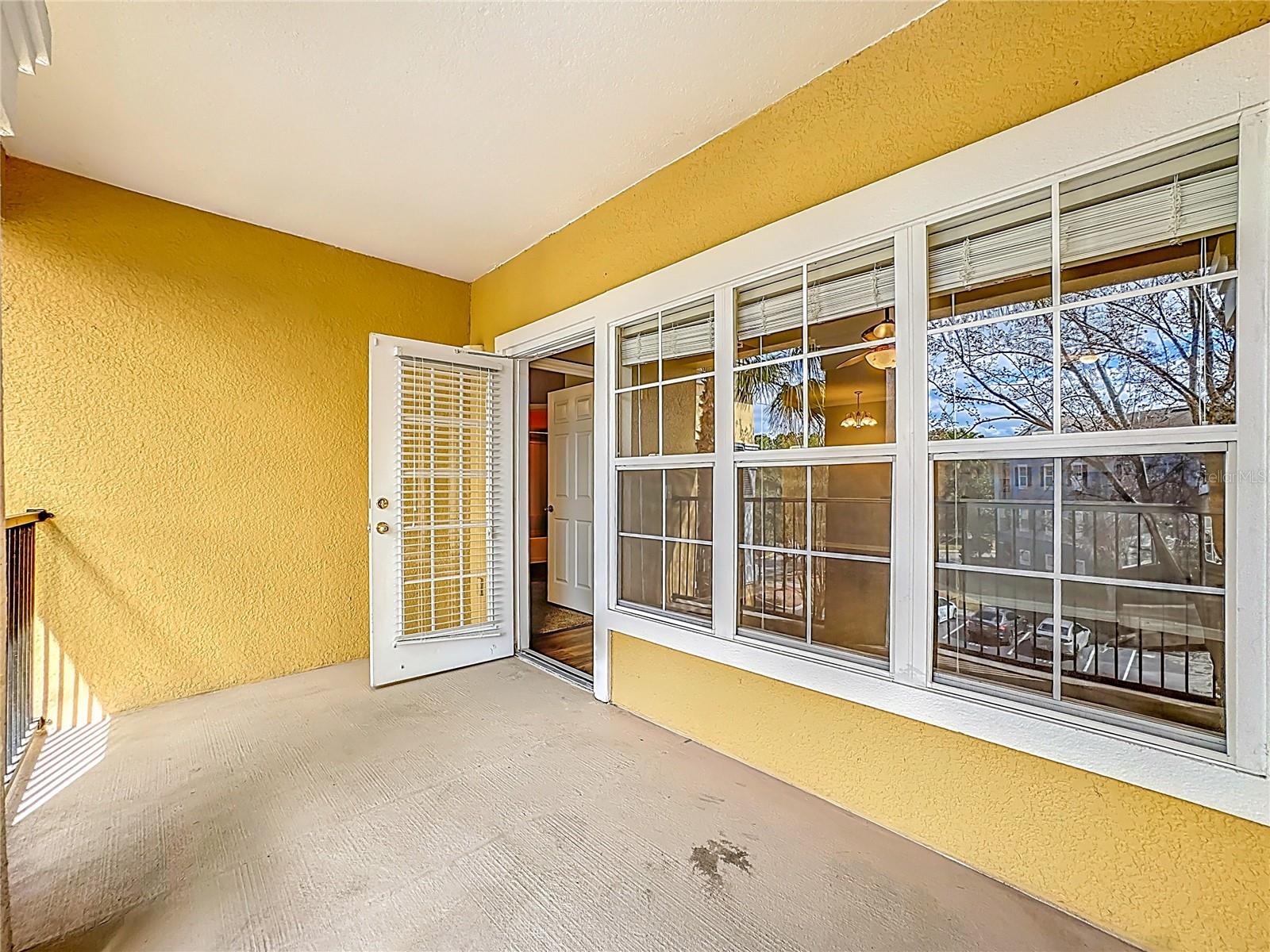 Image 32 of 61 For 3593 Conroy Road 433