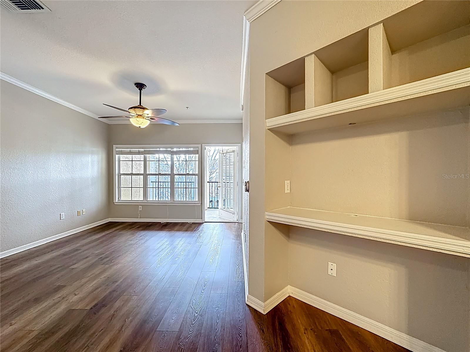 Image 4 of 61 For 3593 Conroy Road 433