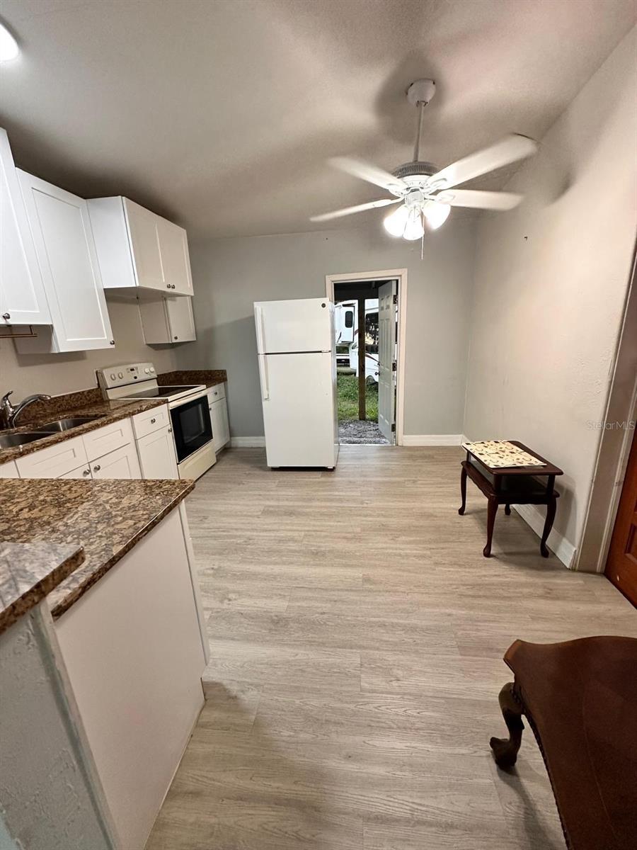 Image 5 of 23 For 3508 Oranole Road
