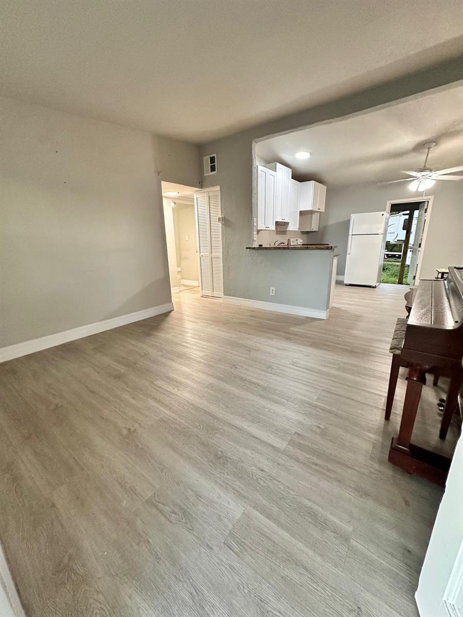 Image 6 of 23 For 3508 Oranole Road