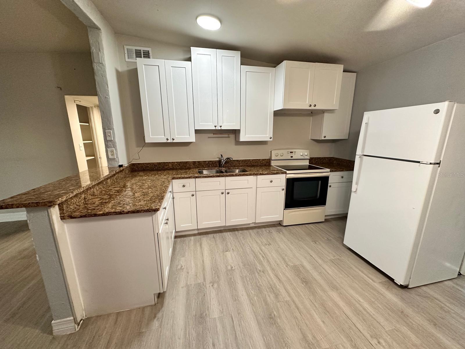 Image 7 of 23 For 3508 Oranole Road