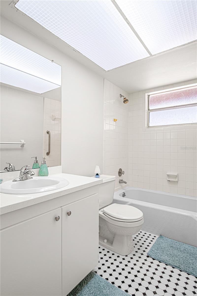 Image 16 of 20 For 725 Port Malabar Boulevard Ne 301