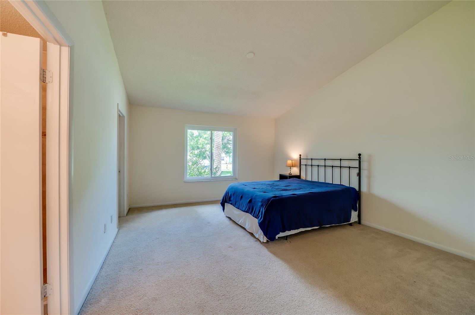 Image 18 of 46 For 7 Waterfront Court