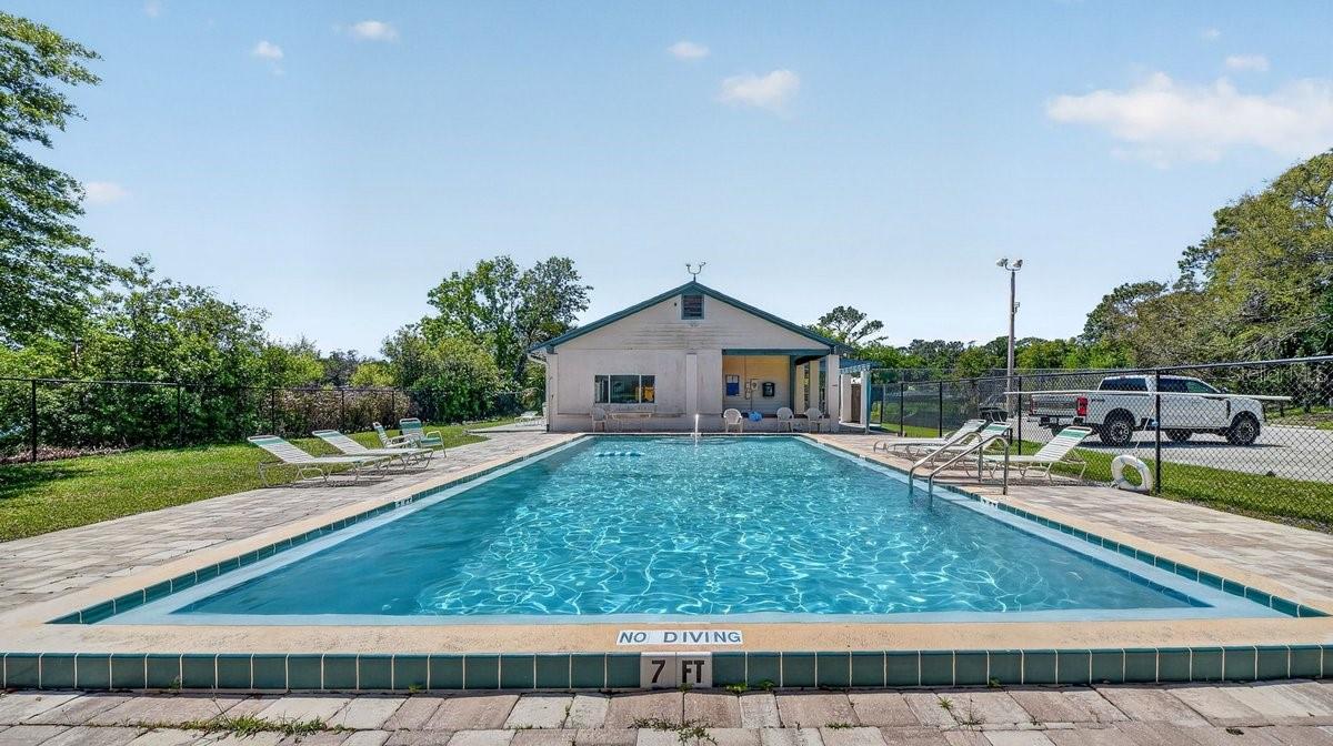 Image 39 of 44 For 304 Gatewood Court