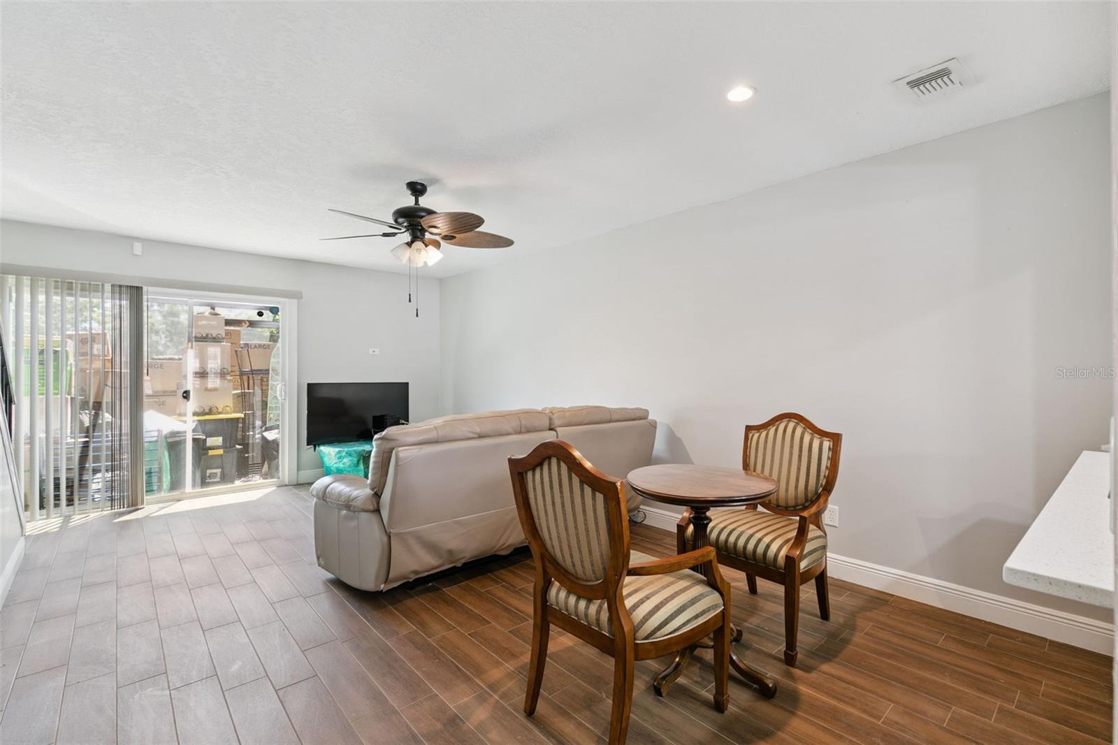 Image 11 of 20 For 505 Sun Ridge Place 123