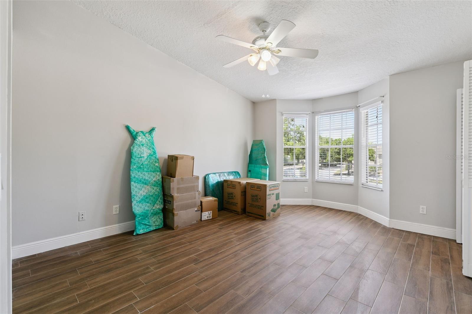 Image 14 of 20 For 505 Sun Ridge Place 123