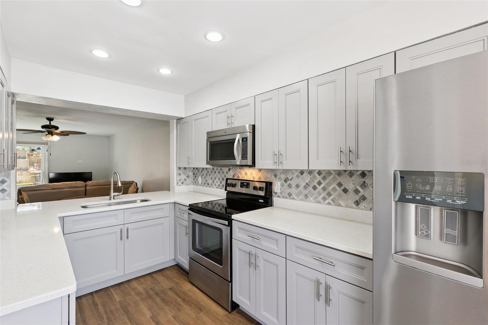 Image 7 of 20 For 505 Sun Ridge Place 123