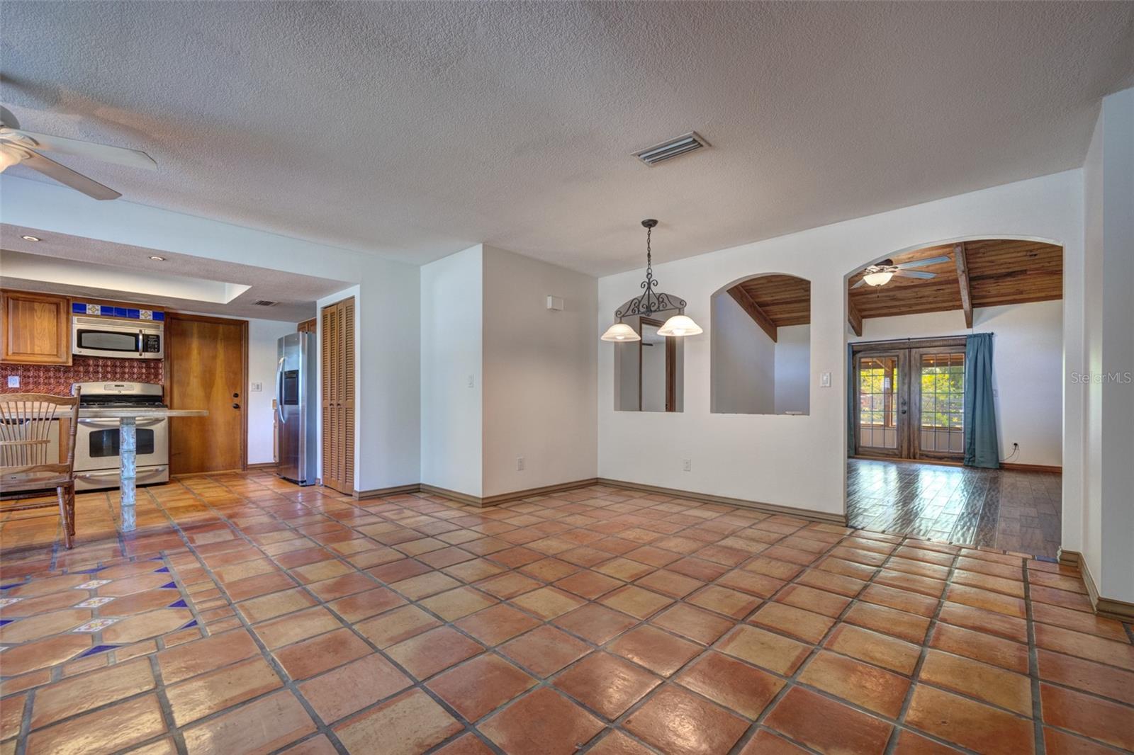 Image 14 of 51 For 202 Sandspur Lane