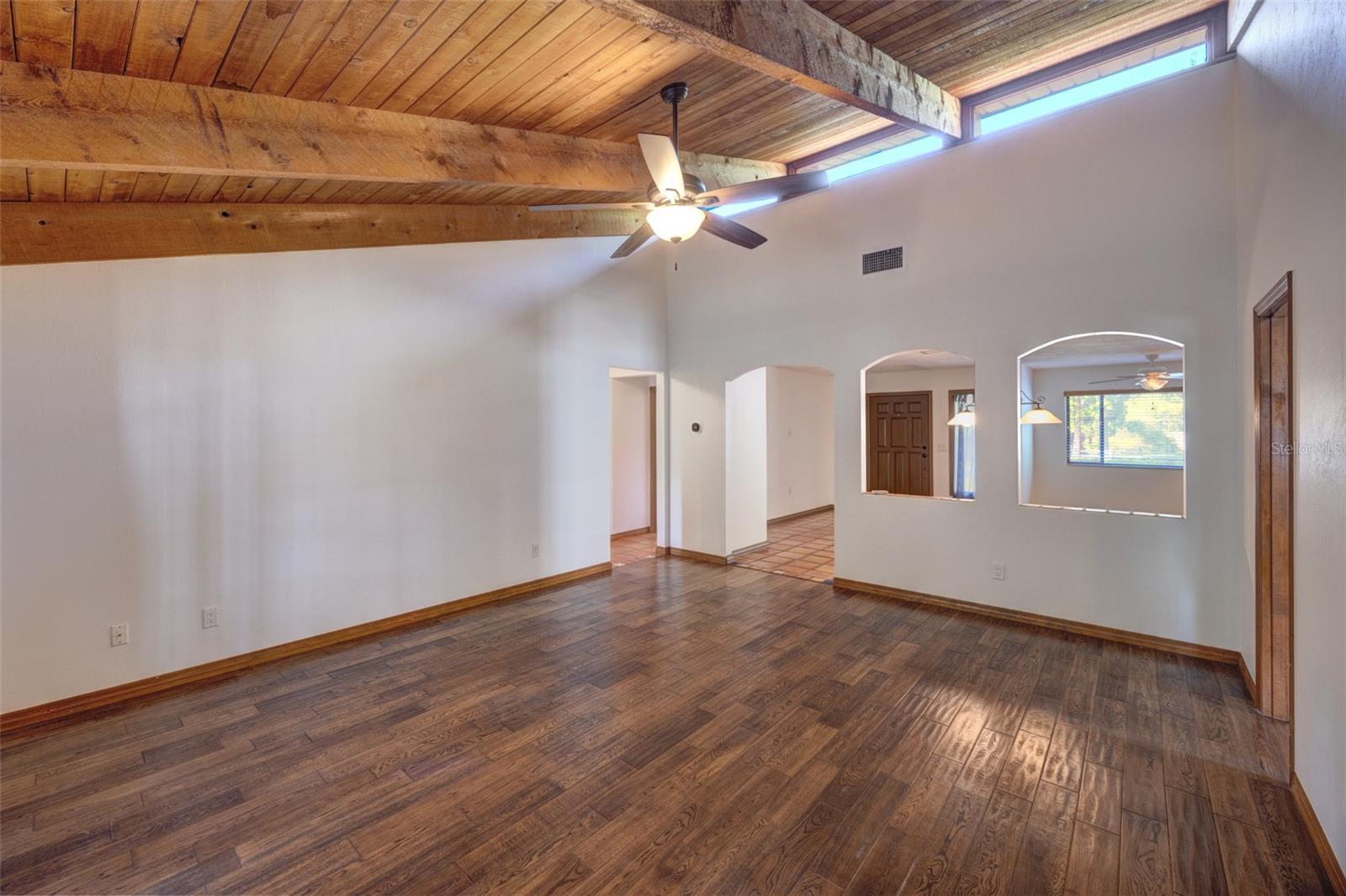 Image 15 of 51 For 202 Sandspur Lane