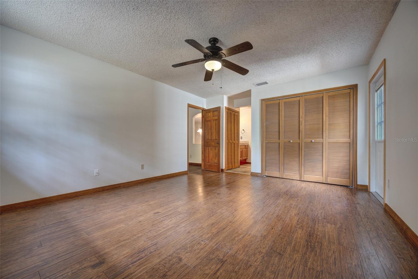 Image 19 of 51 For 202 Sandspur Lane
