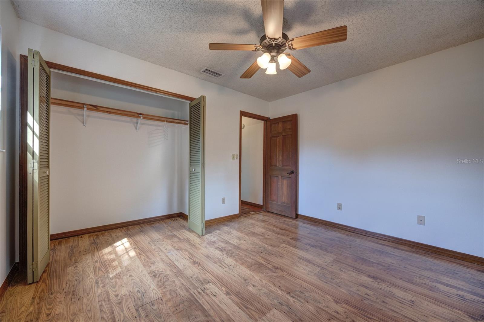 Image 31 of 51 For 202 Sandspur Lane