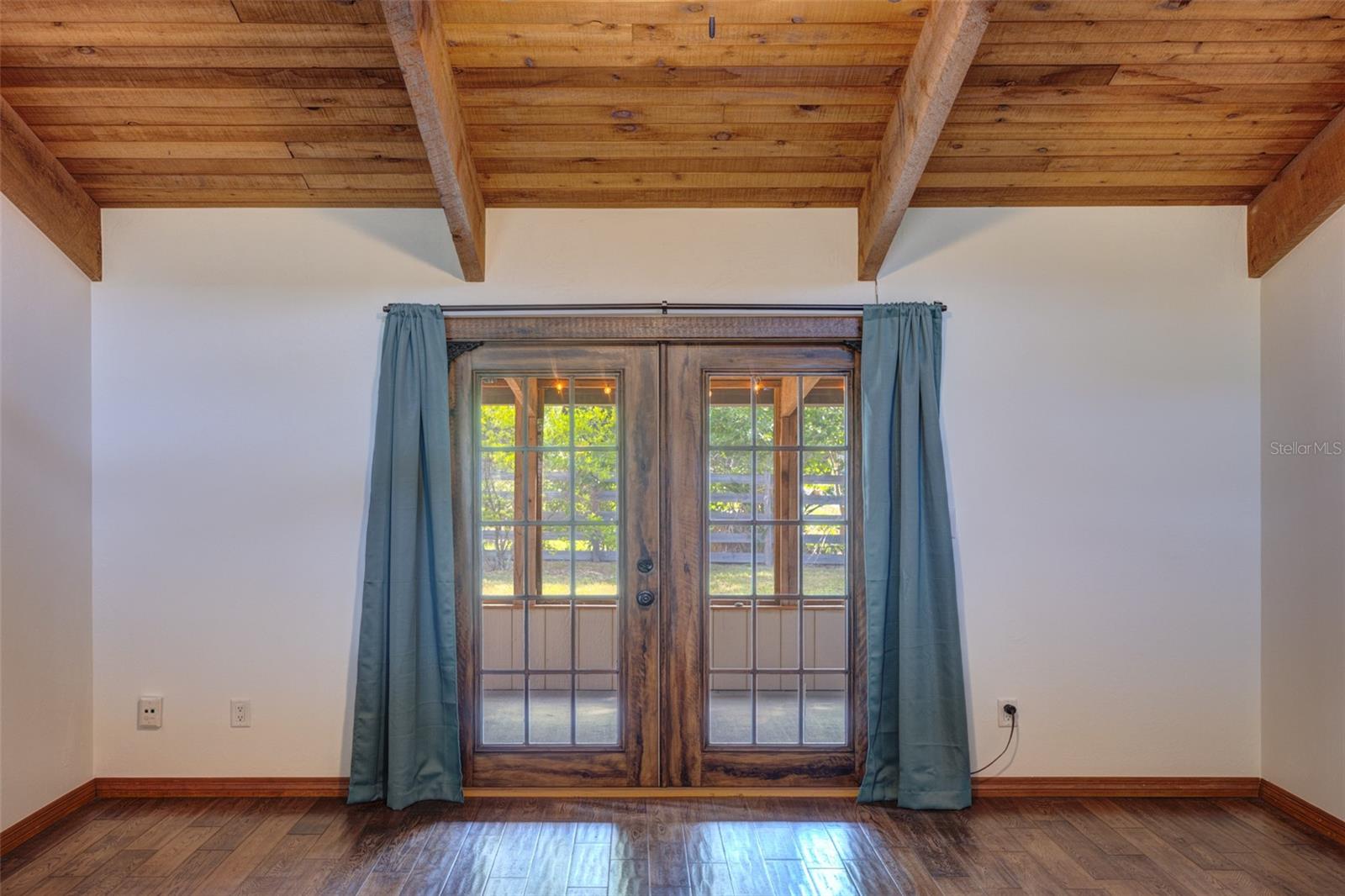 Image 37 of 51 For 202 Sandspur Lane