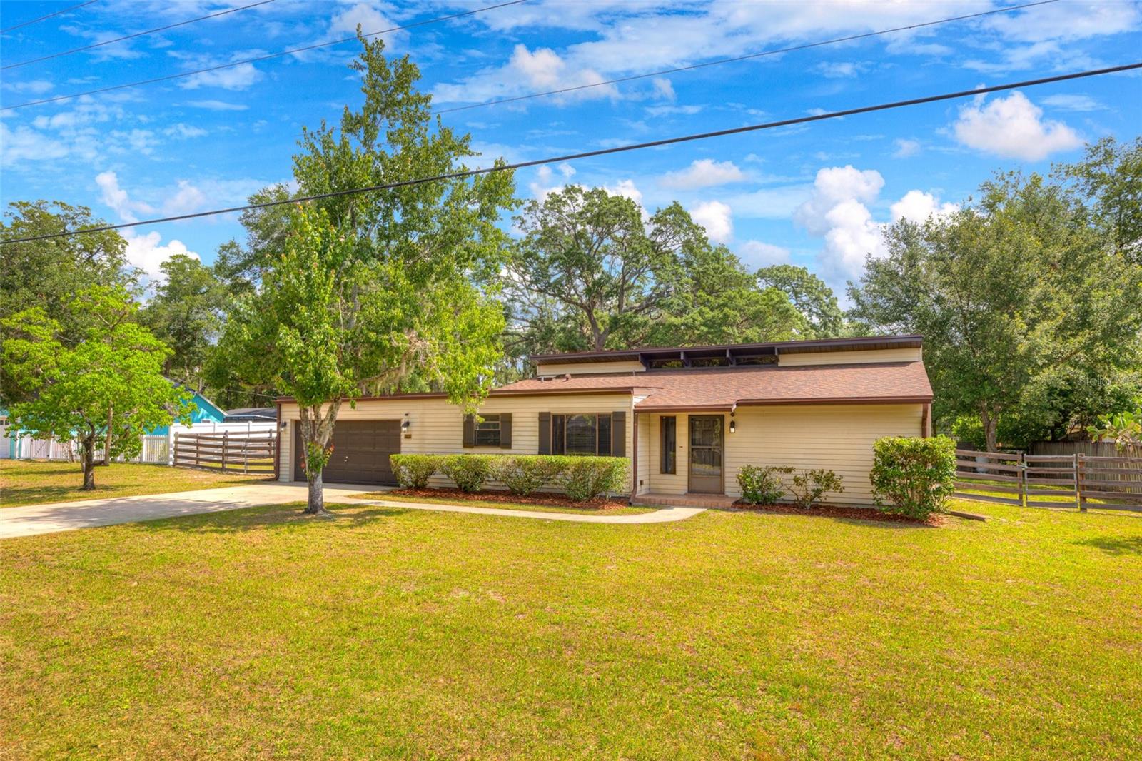 Image 4 of 51 For 202 Sandspur Lane