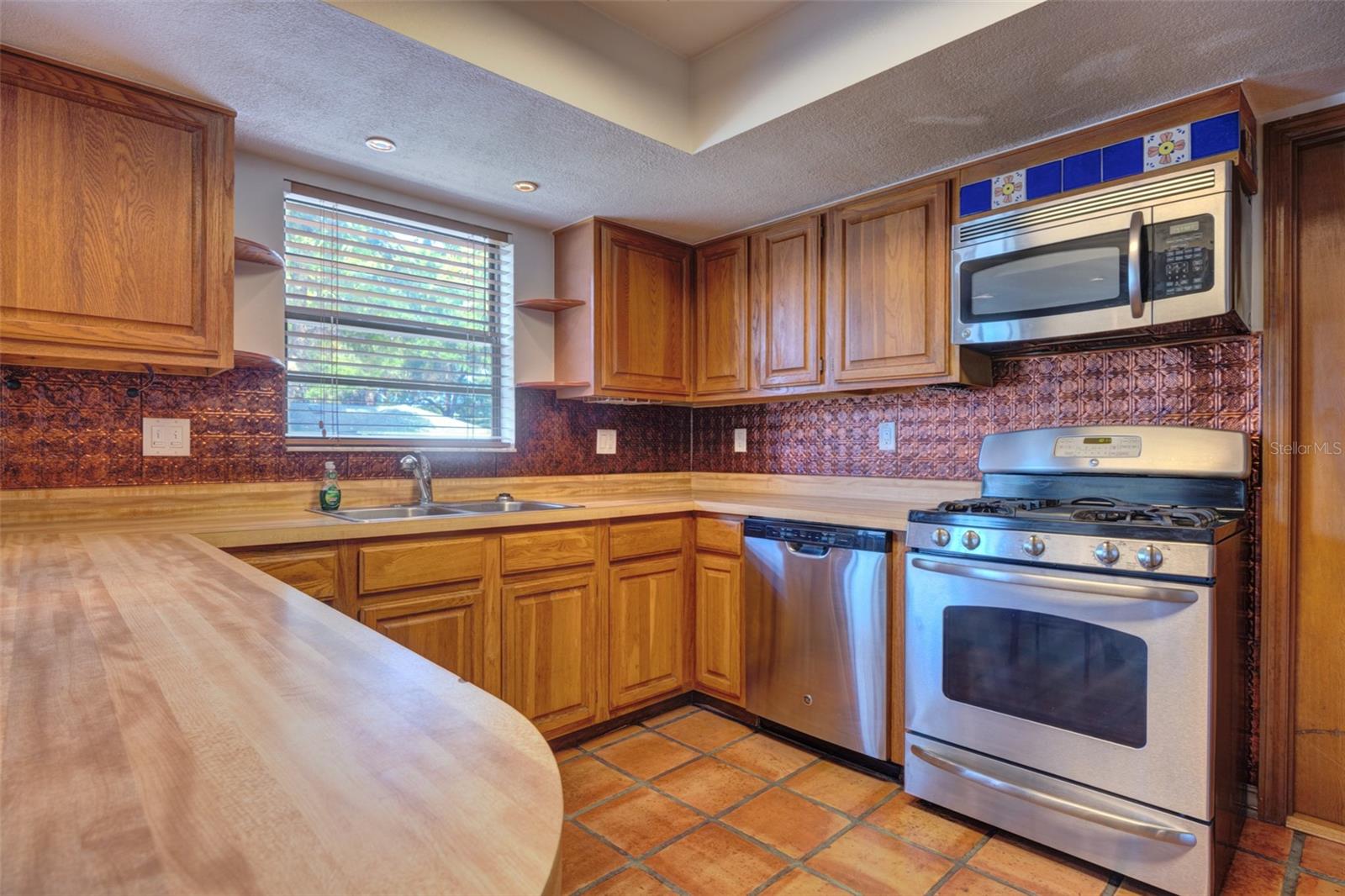 Image 9 of 51 For 202 Sandspur Lane