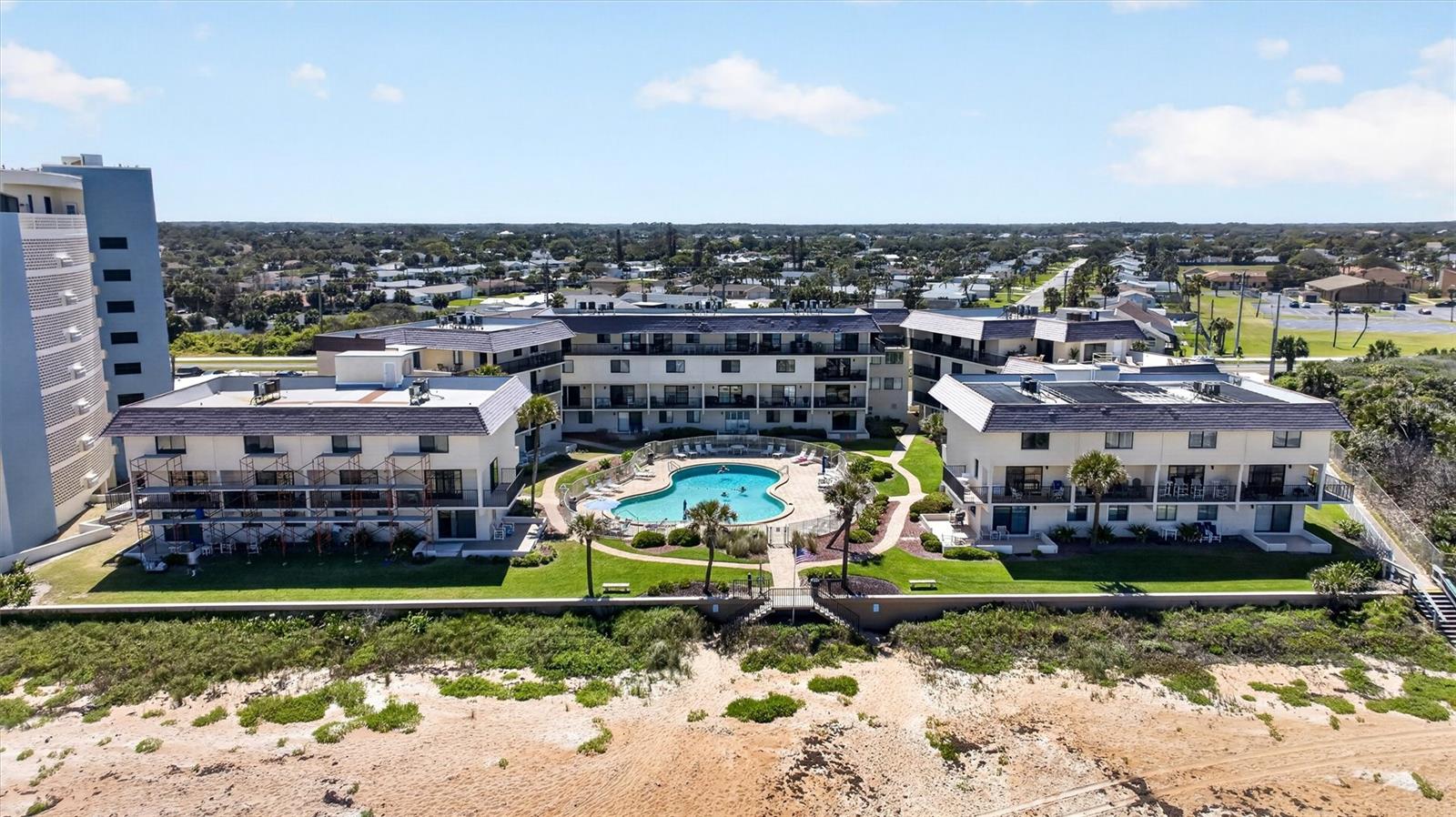 Image 12 of 56 For 935 Ocean Shore Boulevard 405