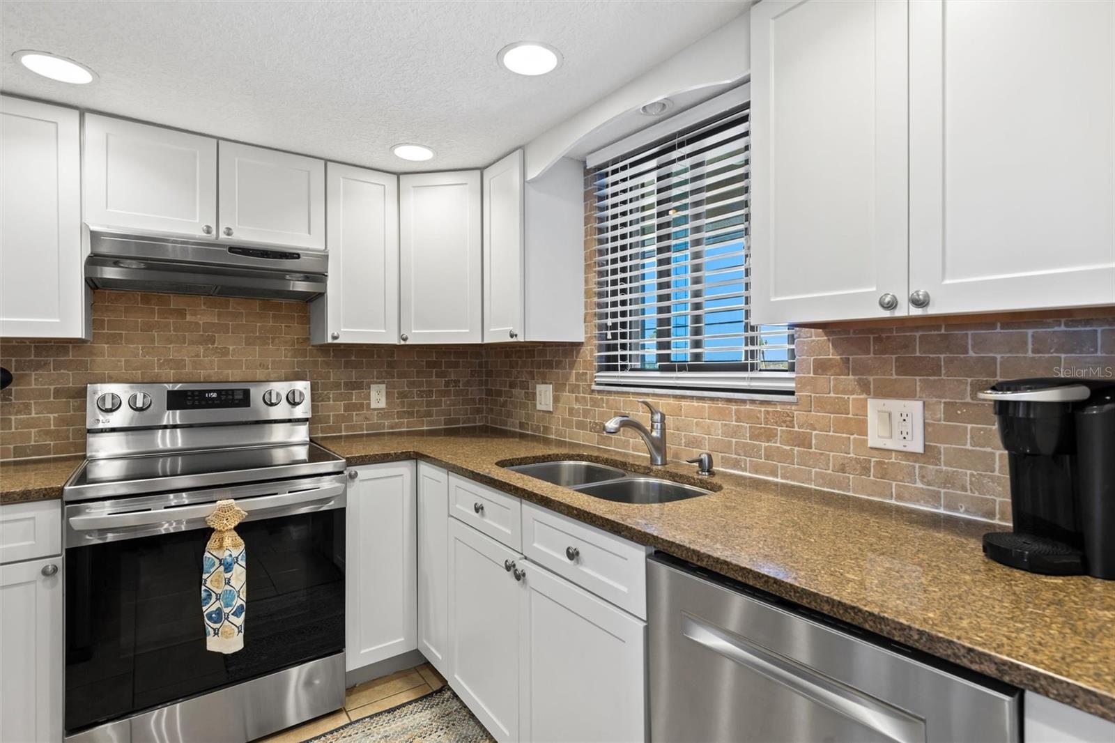 Image 21 of 56 For 935 Ocean Shore Boulevard 405