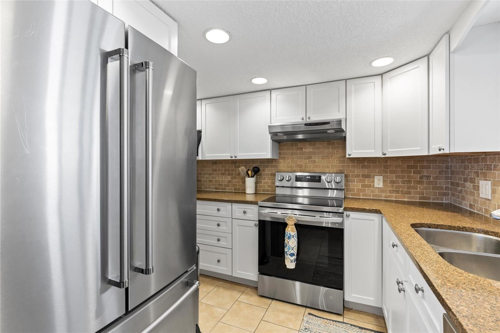 Image 22 of 56 For 935 Ocean Shore Boulevard 405