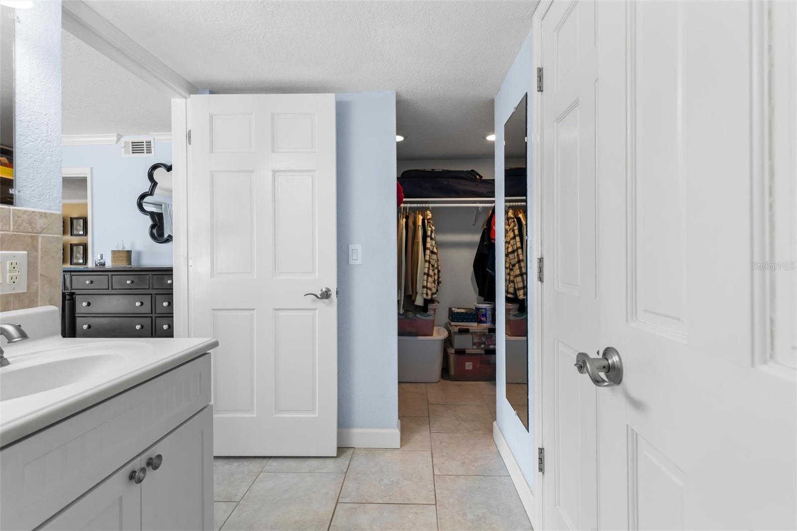 Image 40 of 56 For 935 Ocean Shore Boulevard 405