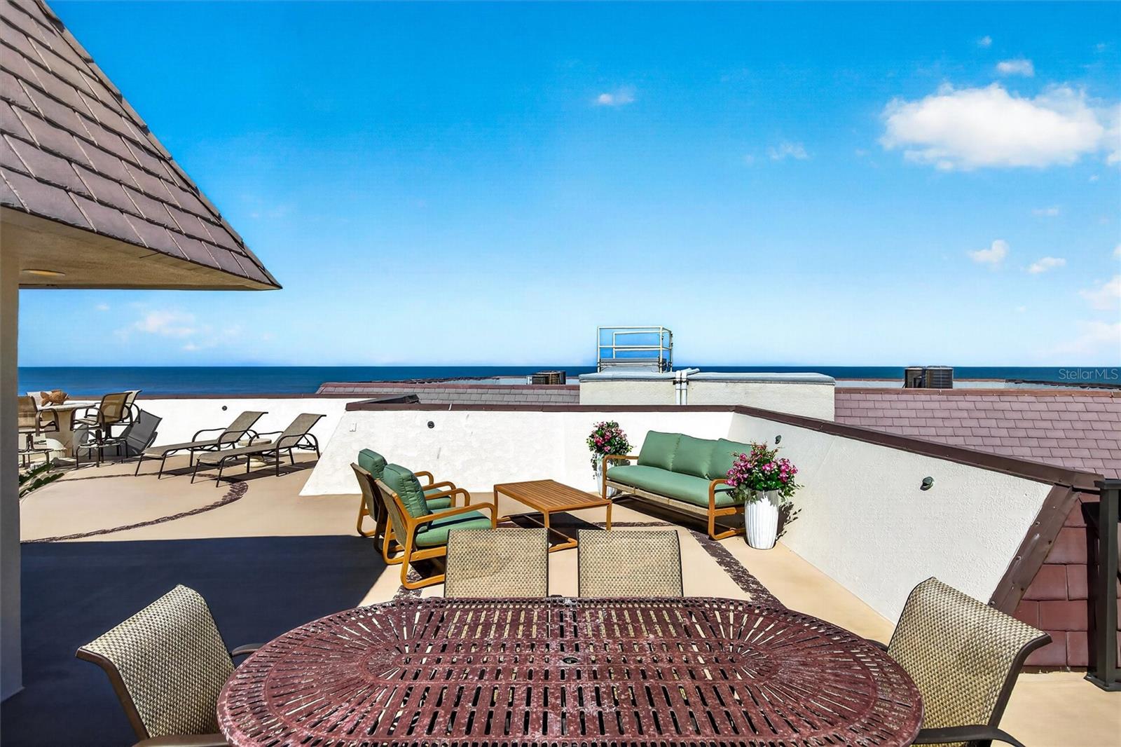 Image 44 of 56 For 935 Ocean Shore Boulevard 405
