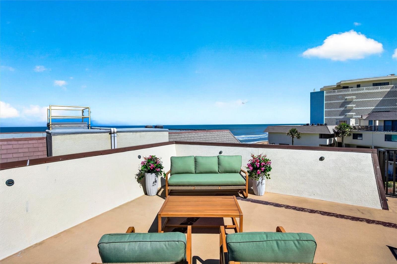 Image 50 of 56 For 935 Ocean Shore Boulevard 405
