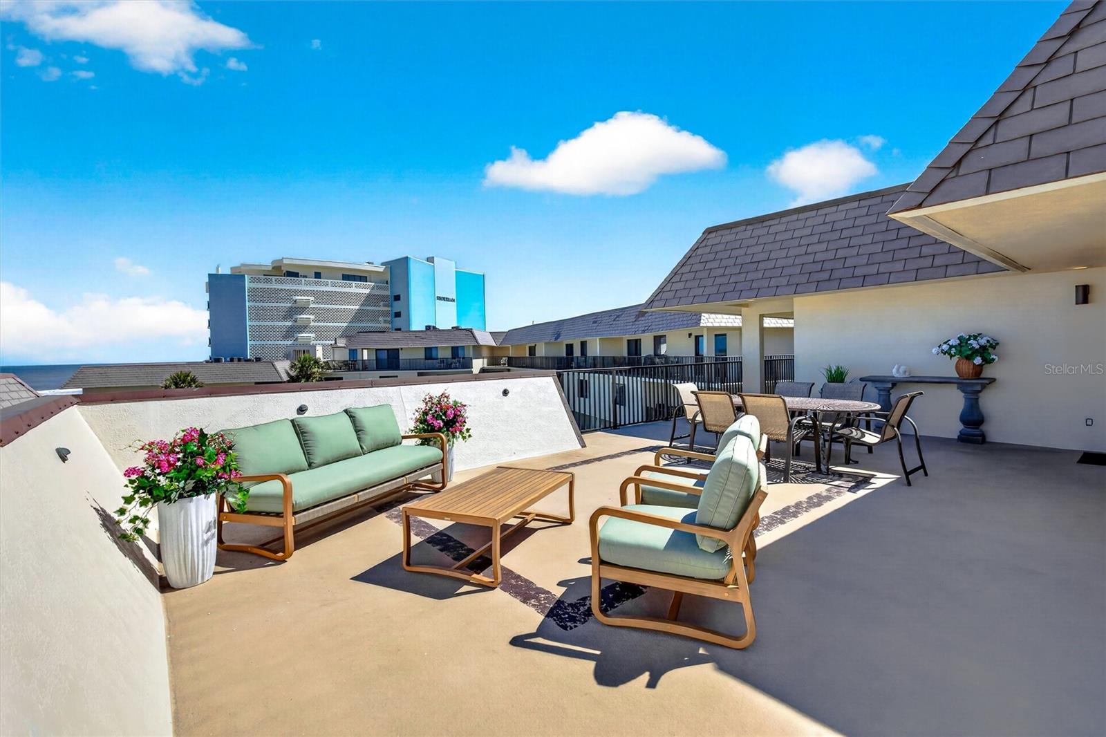 Image 7 of 56 For 935 Ocean Shore Boulevard 405