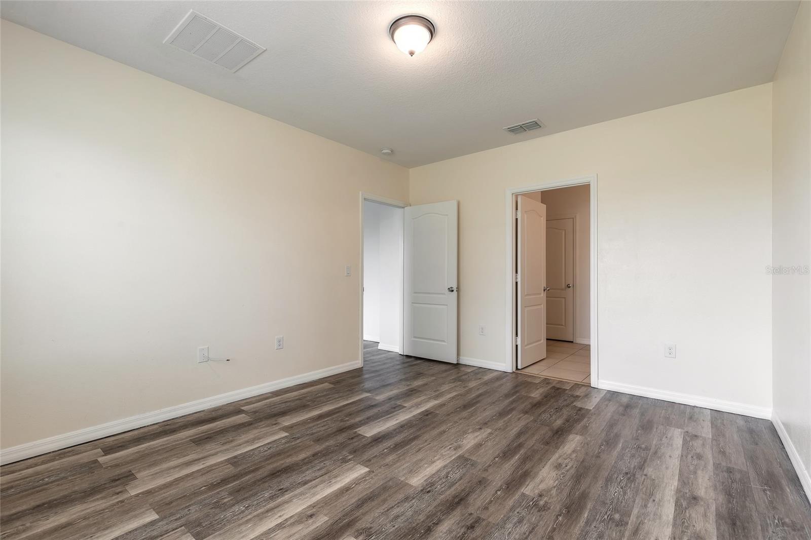 Image 18 of 36 For 5214 Old Walker Way