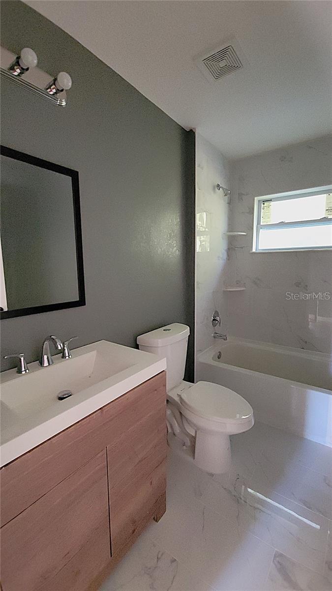 Image 14 of 21 For 1025 N Clara Ave