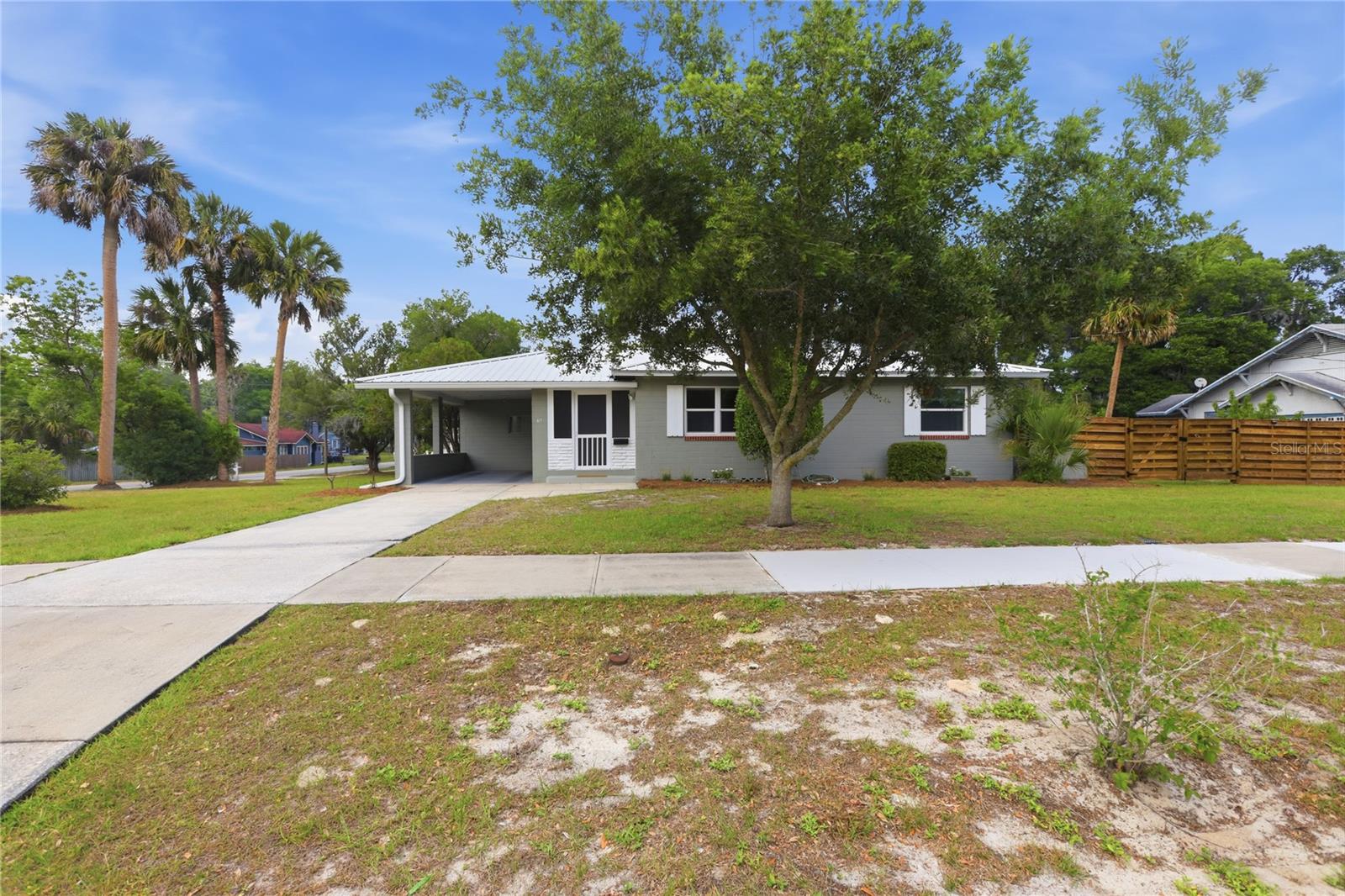 Image 2 of 32 For 511 Rich Avenue