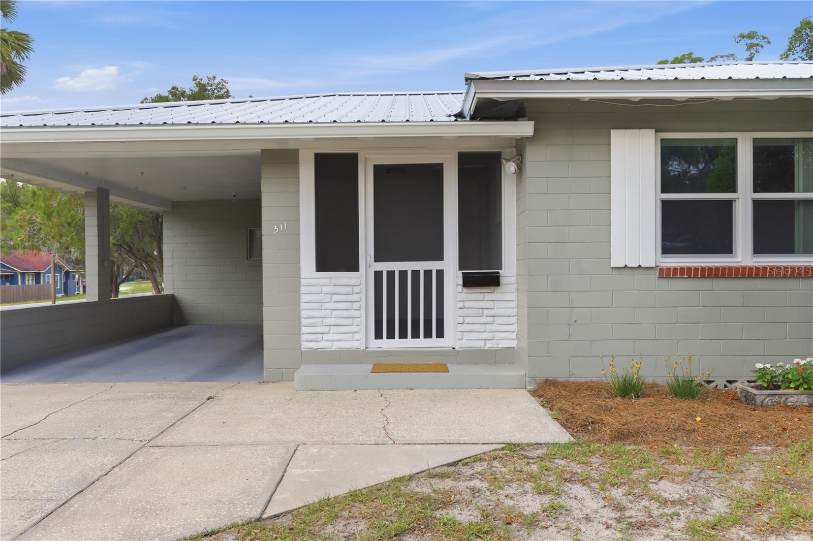 Image 3 of 32 For 511 Rich Avenue