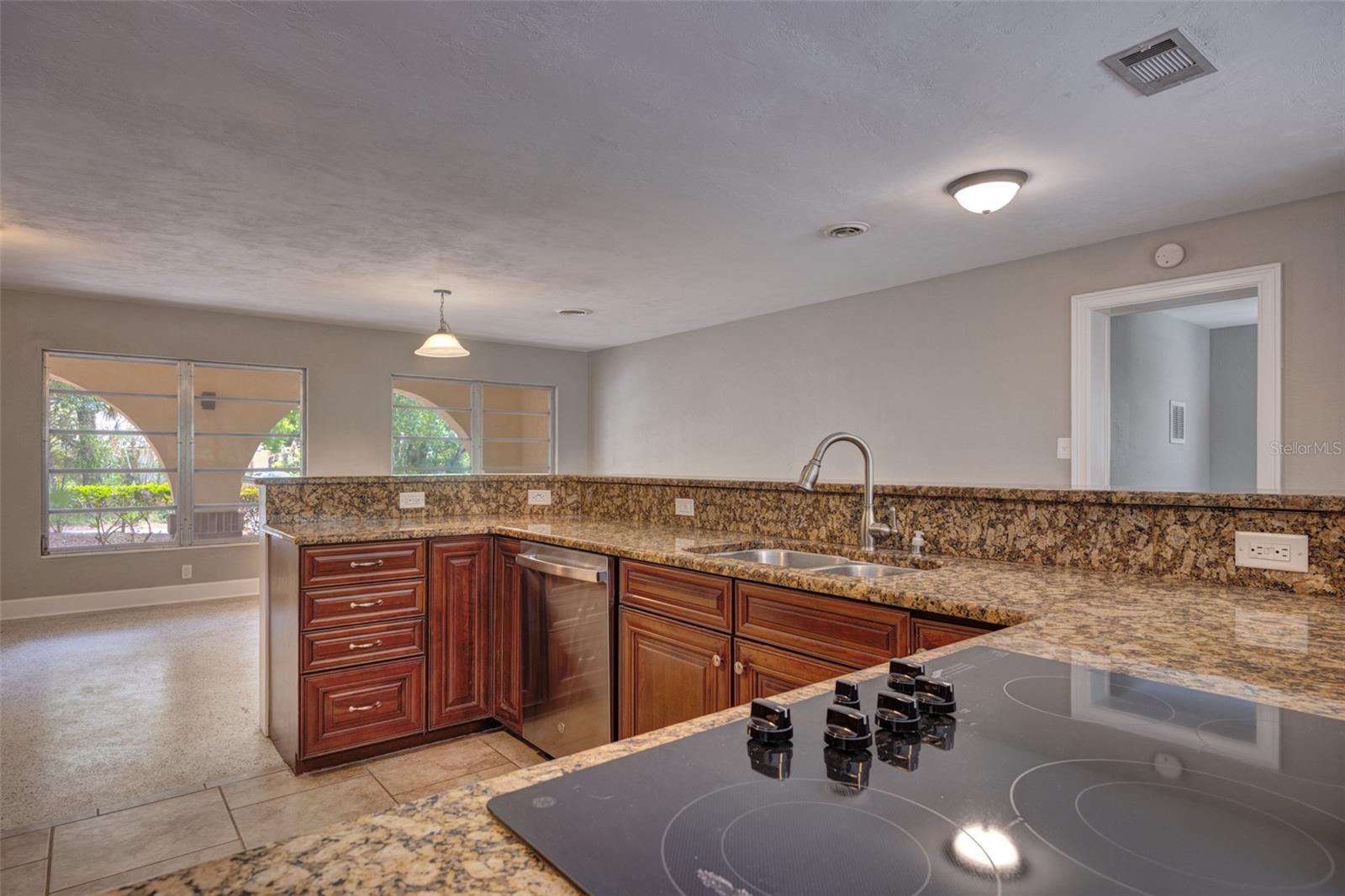 Image 10 of 42 For 321 Huntington Drive