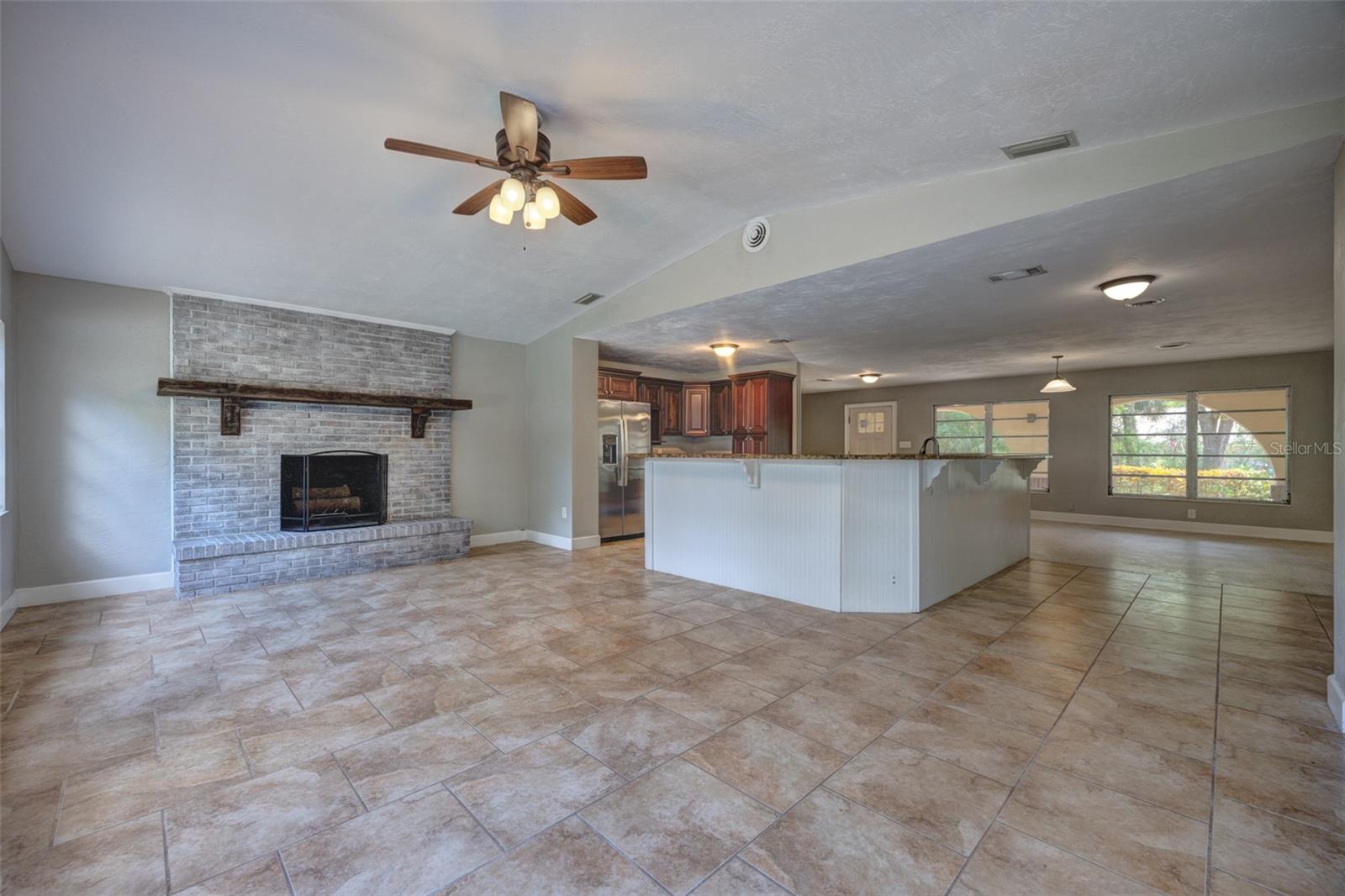Image 12 of 42 For 321 Huntington Drive
