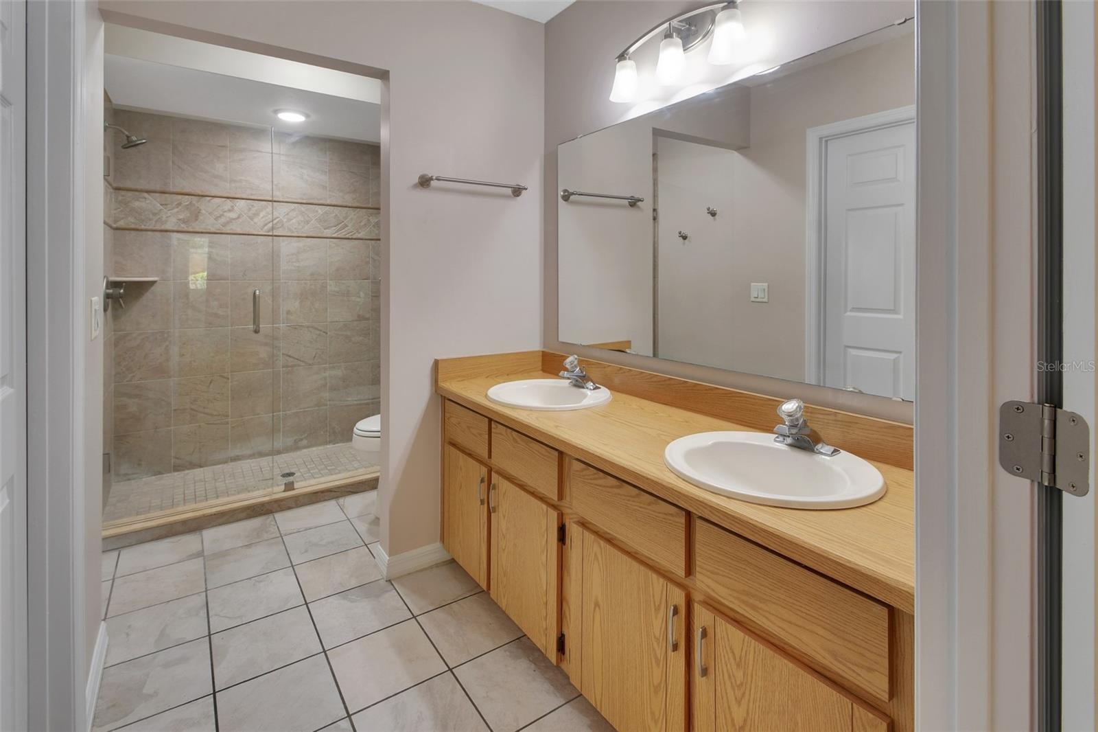 Image 15 of 46 For 2919 Revere Place 2919