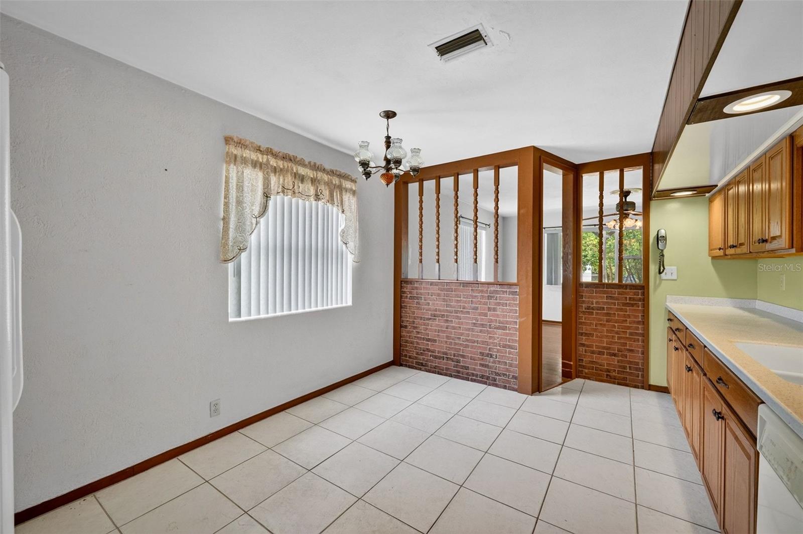 Image 14 of 48 For 1961 Carolina Avenue