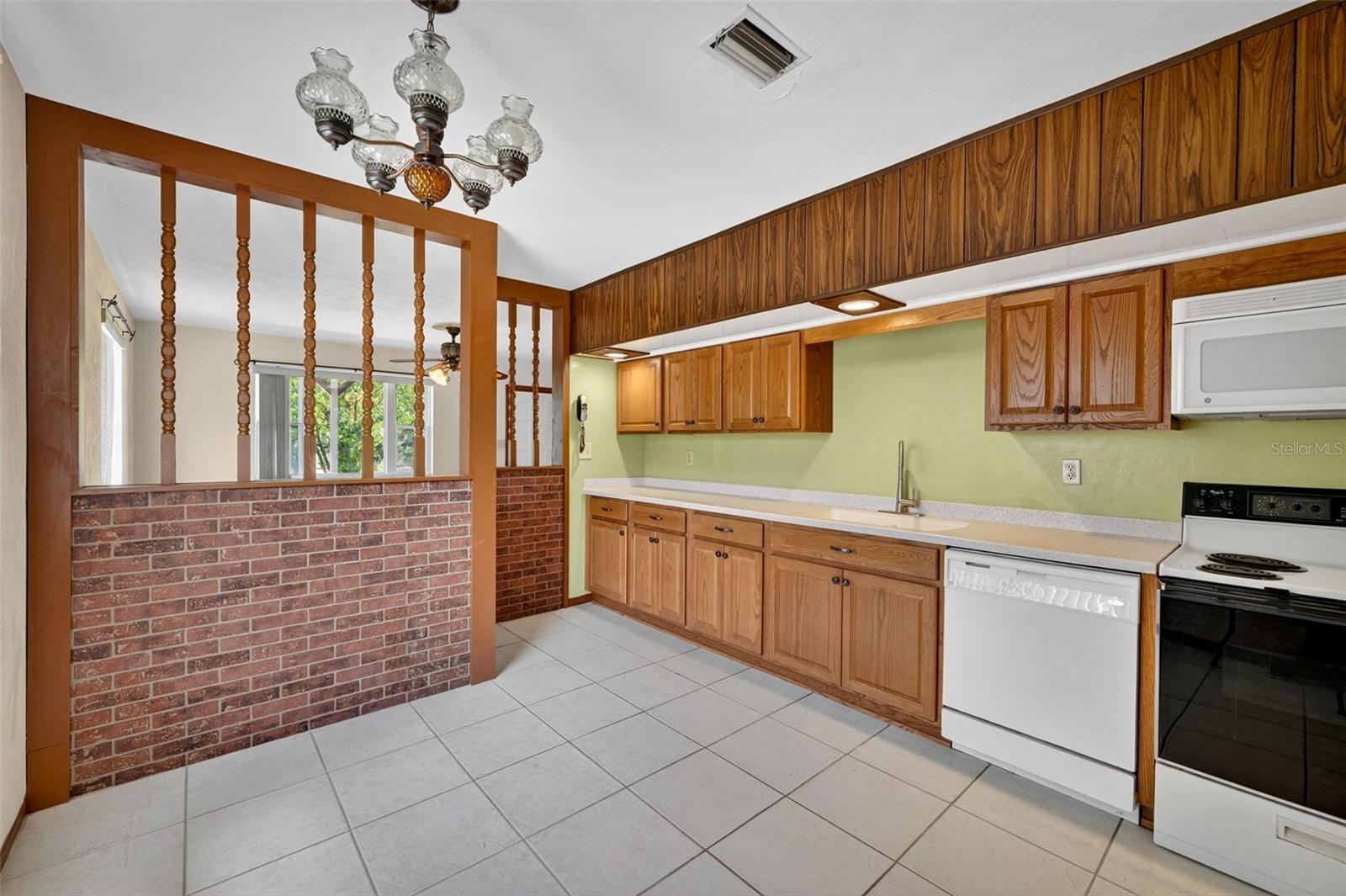 Image 15 of 48 For 1961 Carolina Avenue