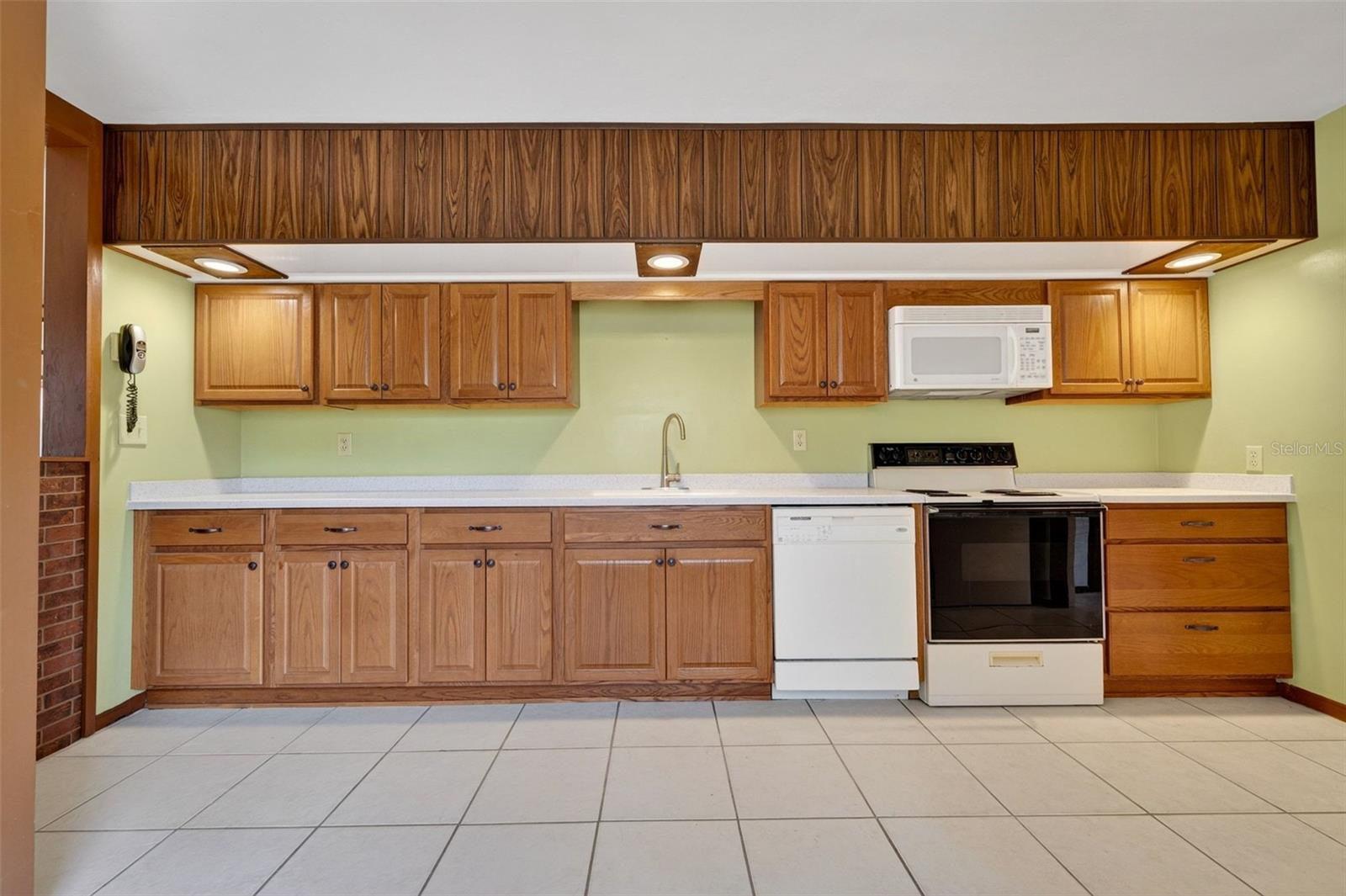 Image 16 of 48 For 1961 Carolina Avenue