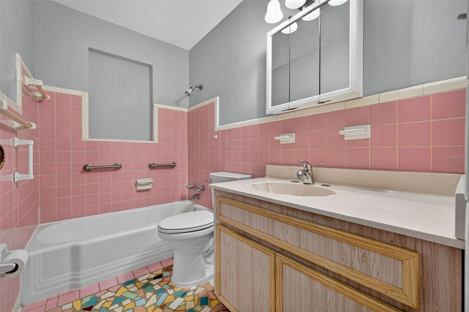 Image 32 of 48 For 1961 Carolina Avenue