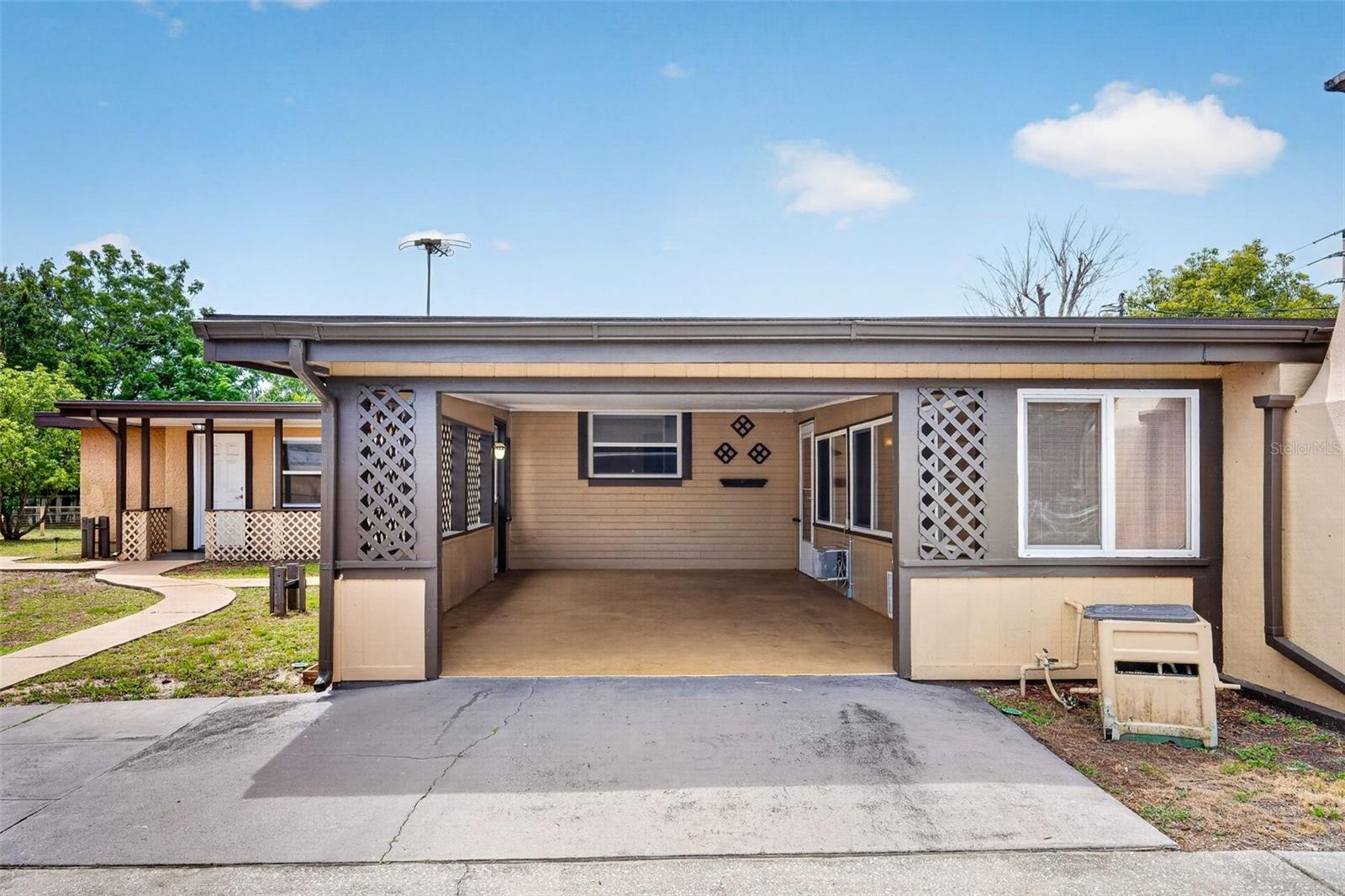 Image 7 of 48 For 1961 Carolina Avenue