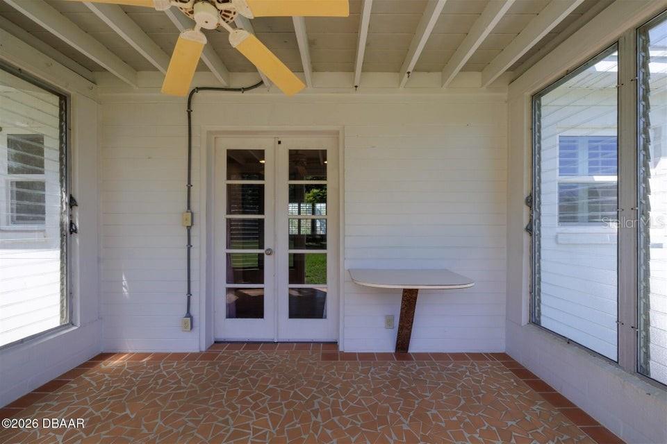 Image 26 of 33 For 2825 Gladys Terrace
