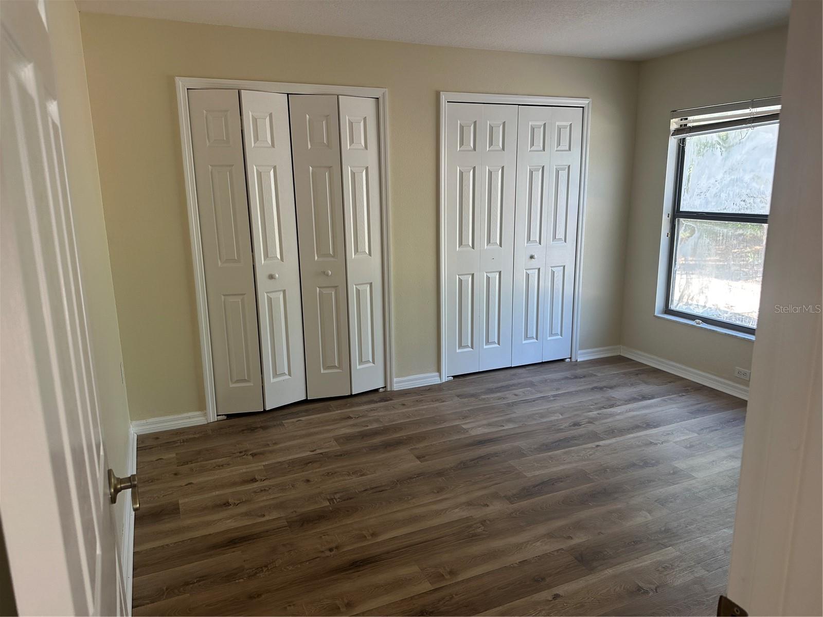 Image 10 of 27 For 2988 Howland Boulevard