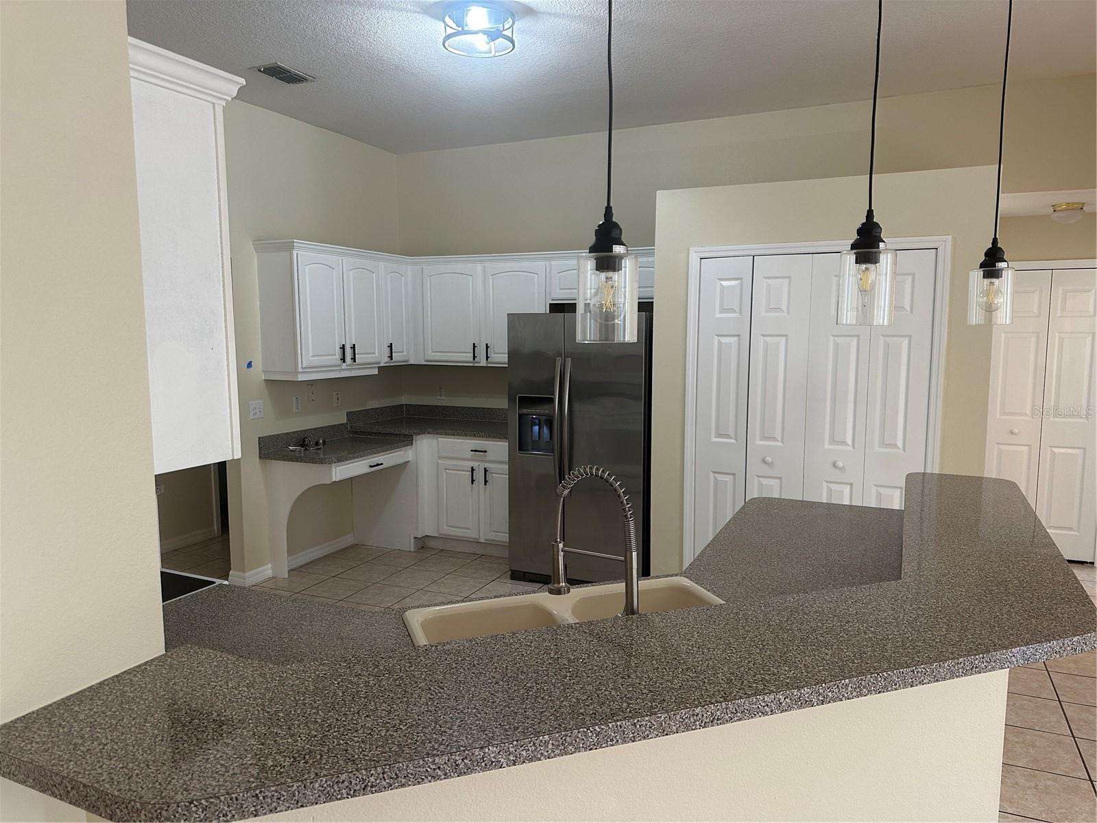 Image 13 of 27 For 2988 Howland Boulevard