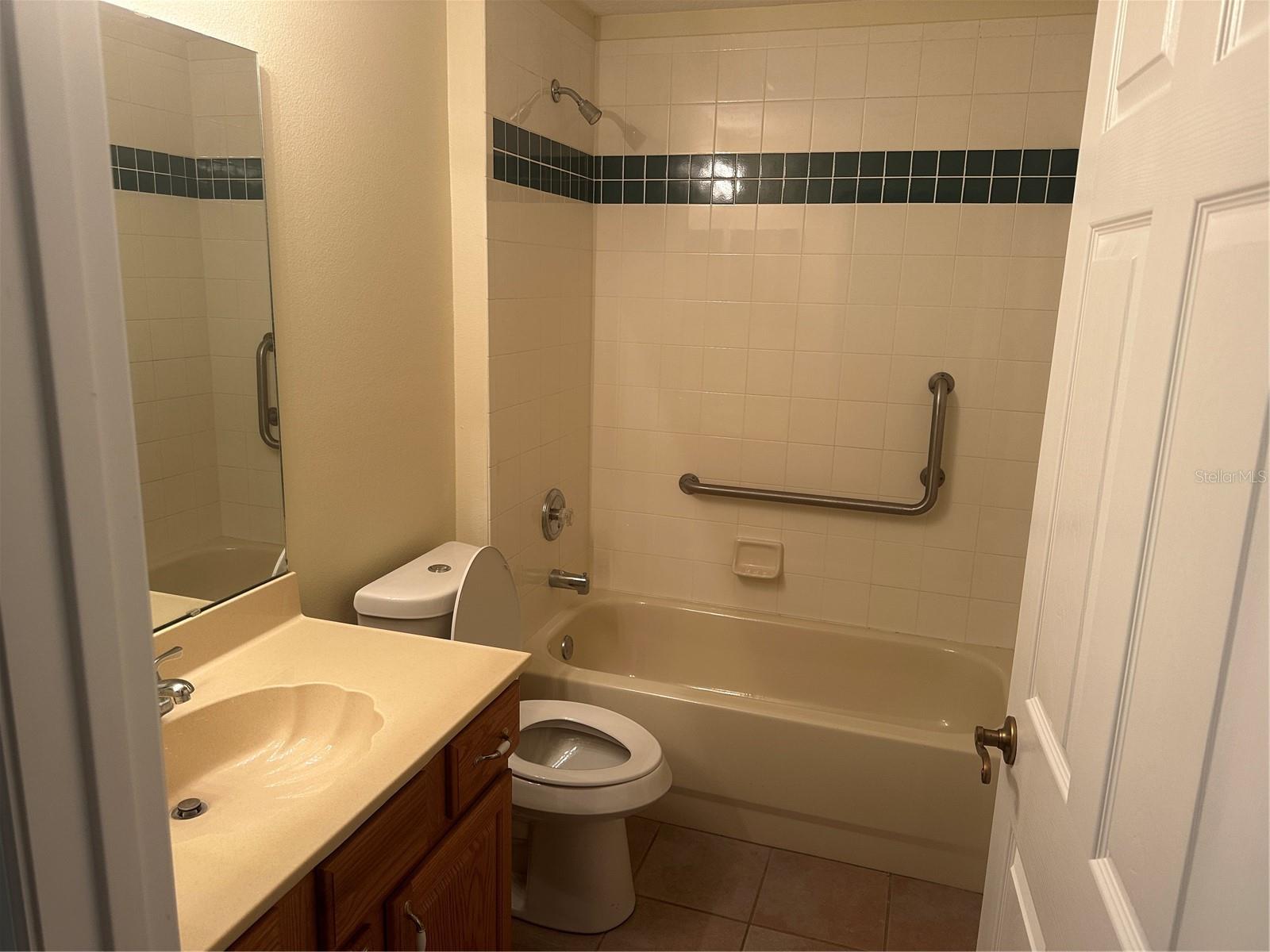 Image 14 of 27 For 2988 Howland Boulevard