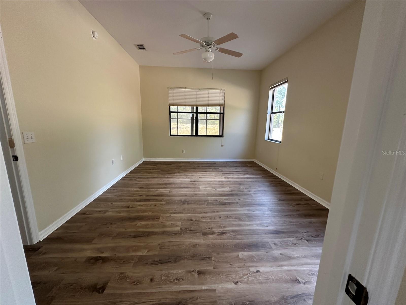 Image 16 of 27 For 2988 Howland Boulevard