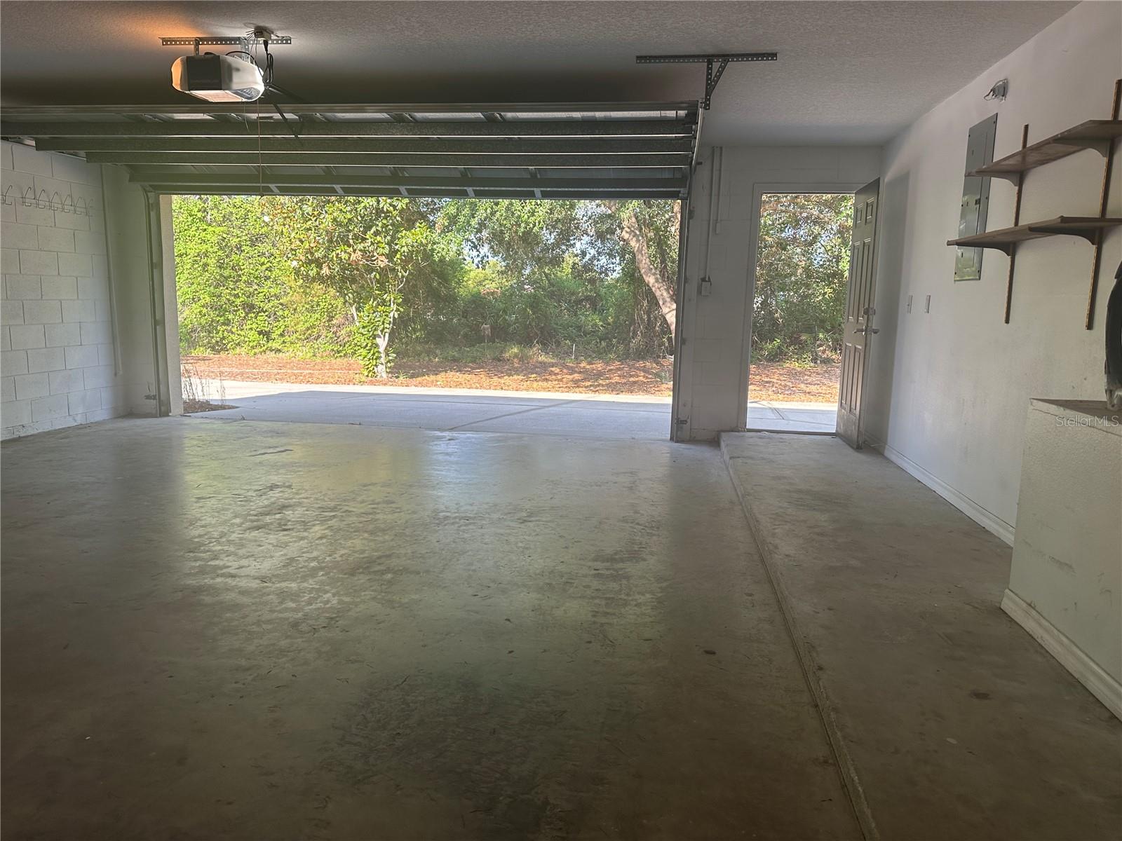Image 25 of 27 For 2988 Howland Boulevard