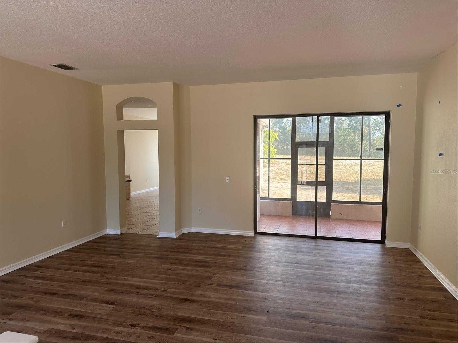 Image 7 of 27 For 2988 Howland Boulevard