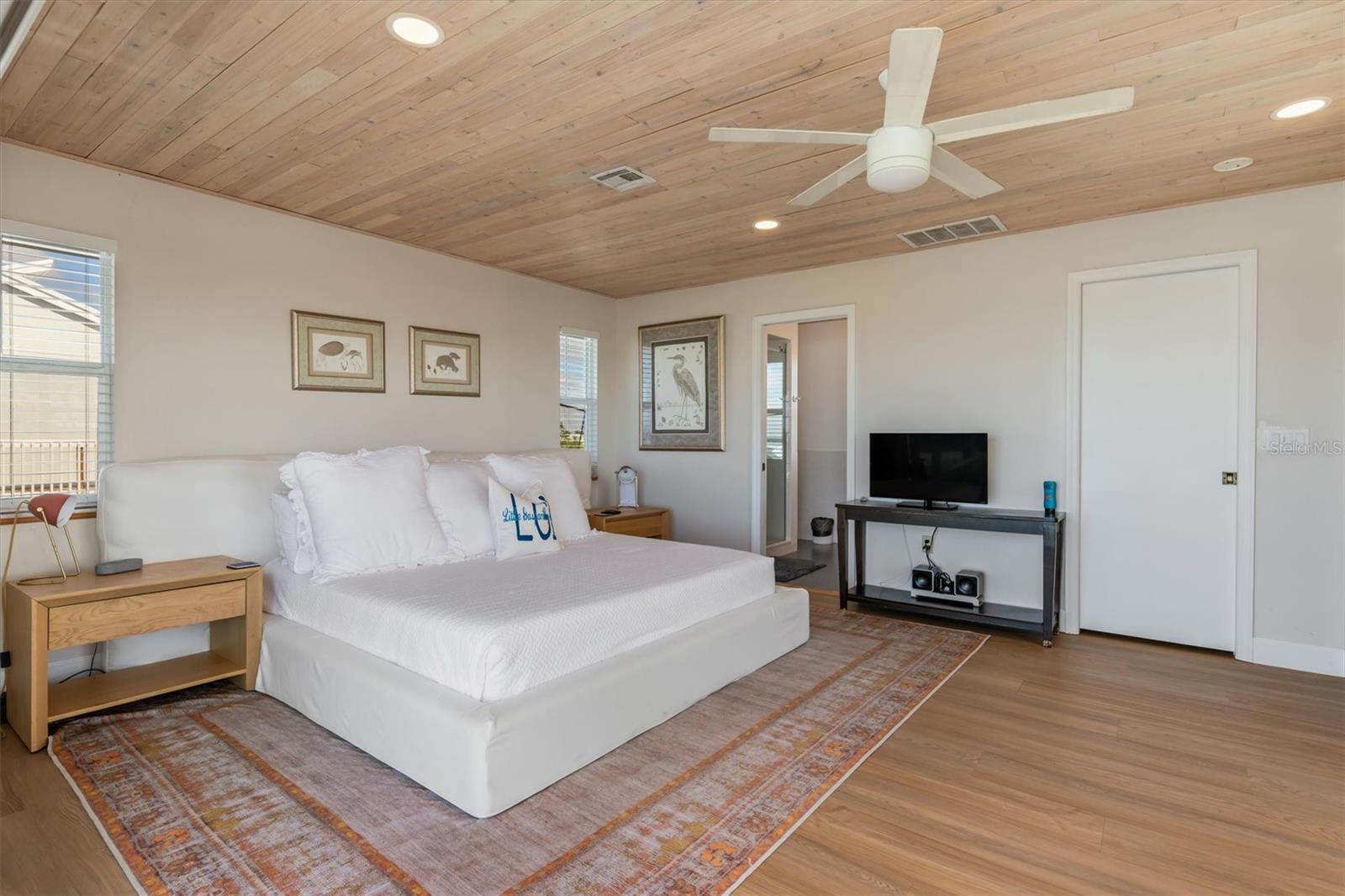 Image 21 of 81 For 9498 Alborado Road