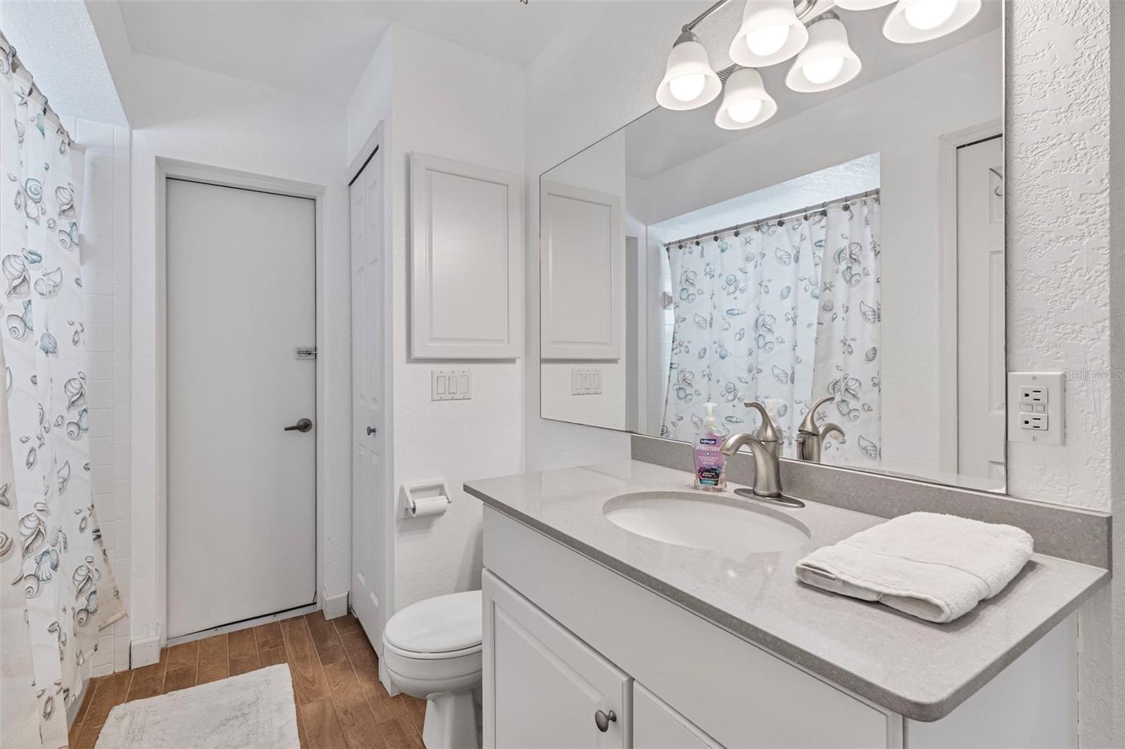 Image 32 of 51 For 6460 Blueberry Drive