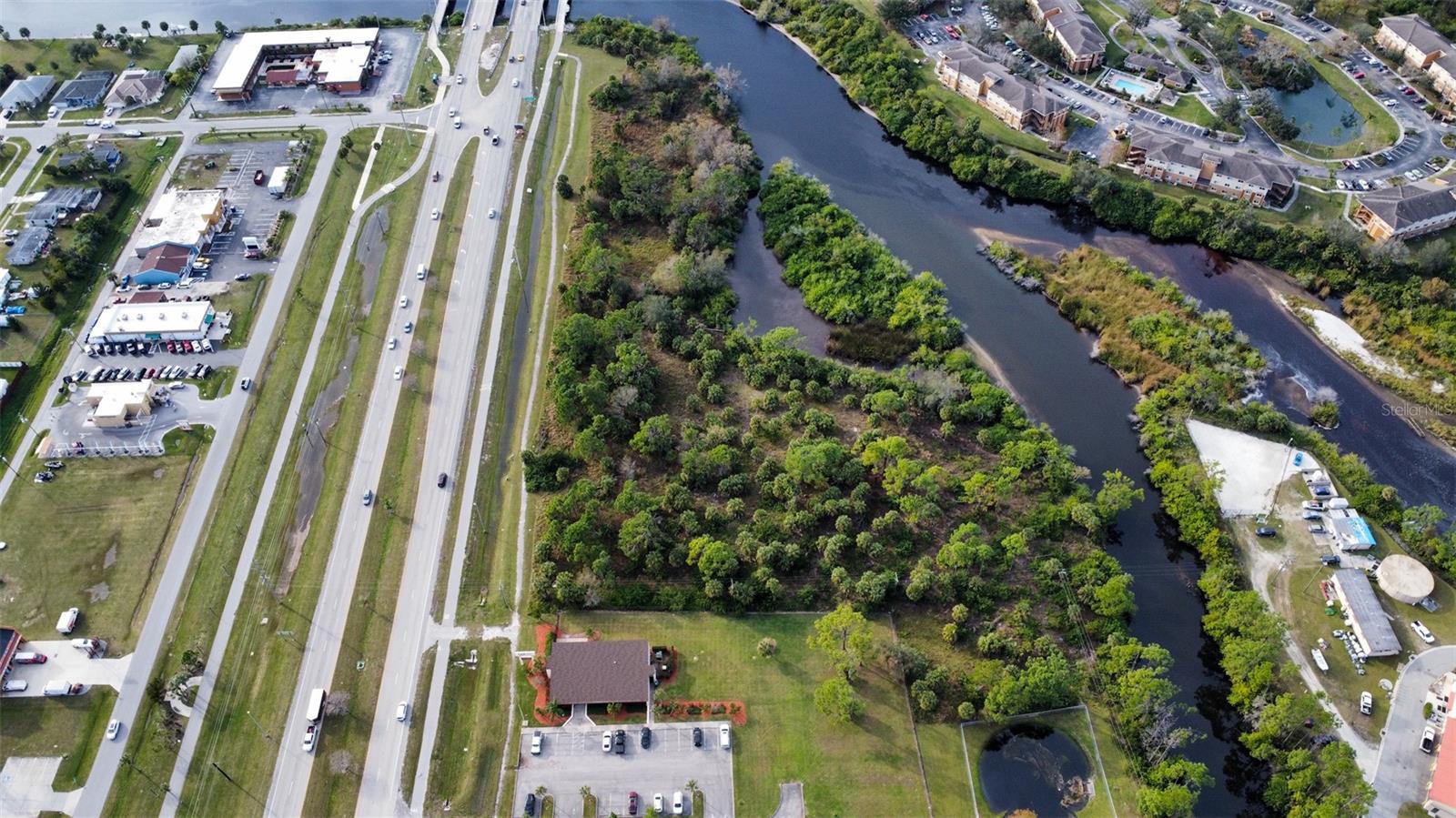 Image 6 of 7 For 14161 Tamiami Trail