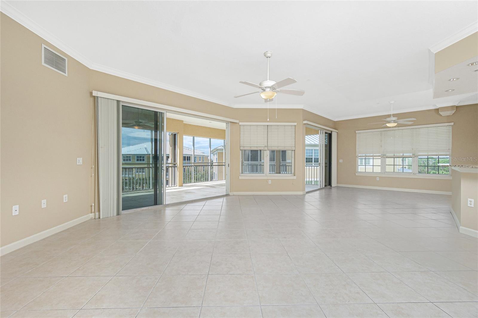 Image 10 of 75 For 10540 Amberjack Way 302