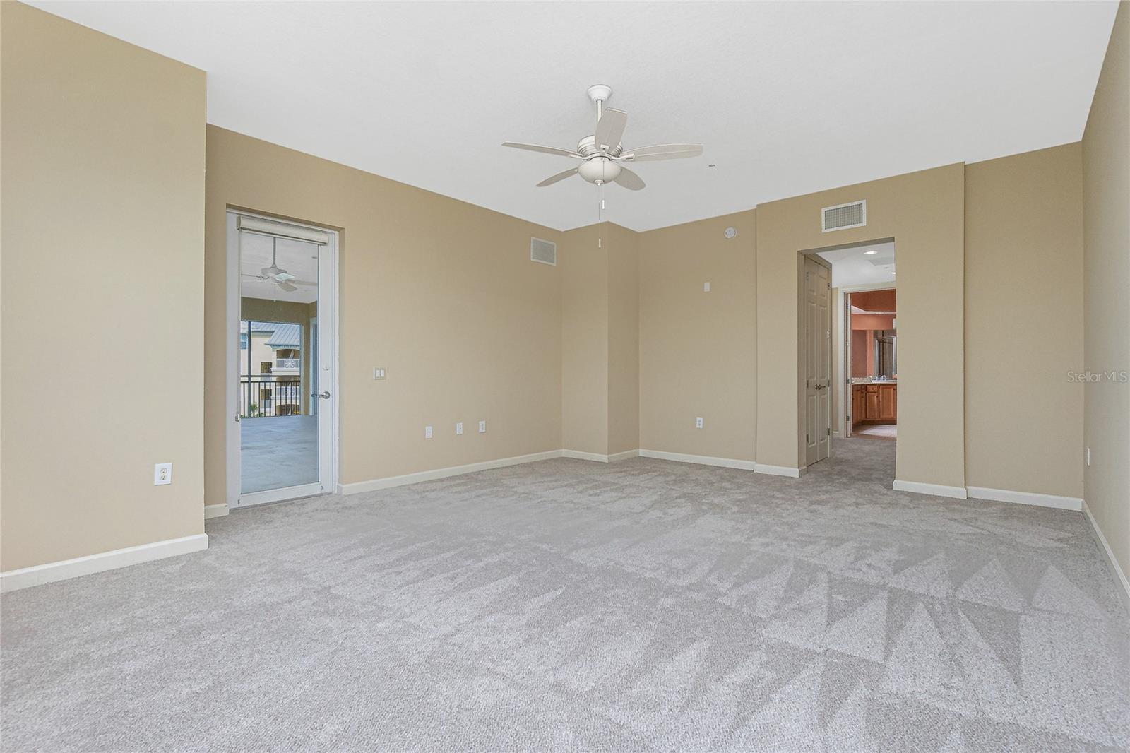 Image 37 of 75 For 10540 Amberjack Way 302